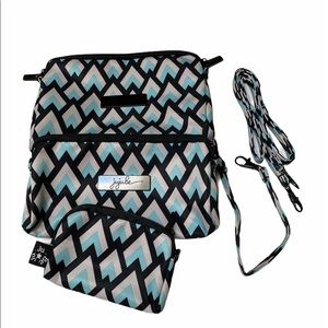 SOLD- jujube Be Set 3 piece packing pouch